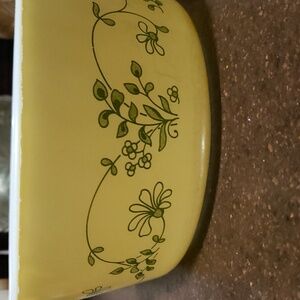Vintage Pyrex 474-B Shenandoah Casserole Dish.